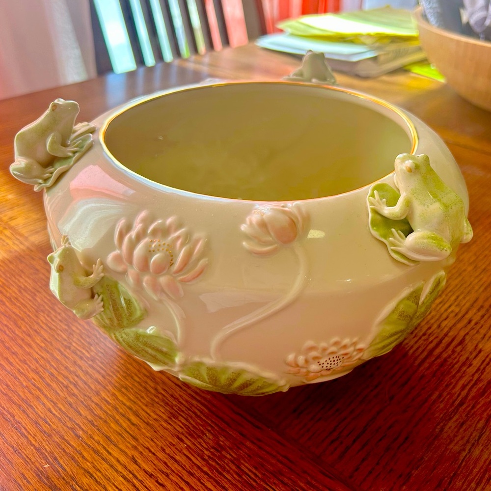 Lenox floral frog bowel made in 2001.